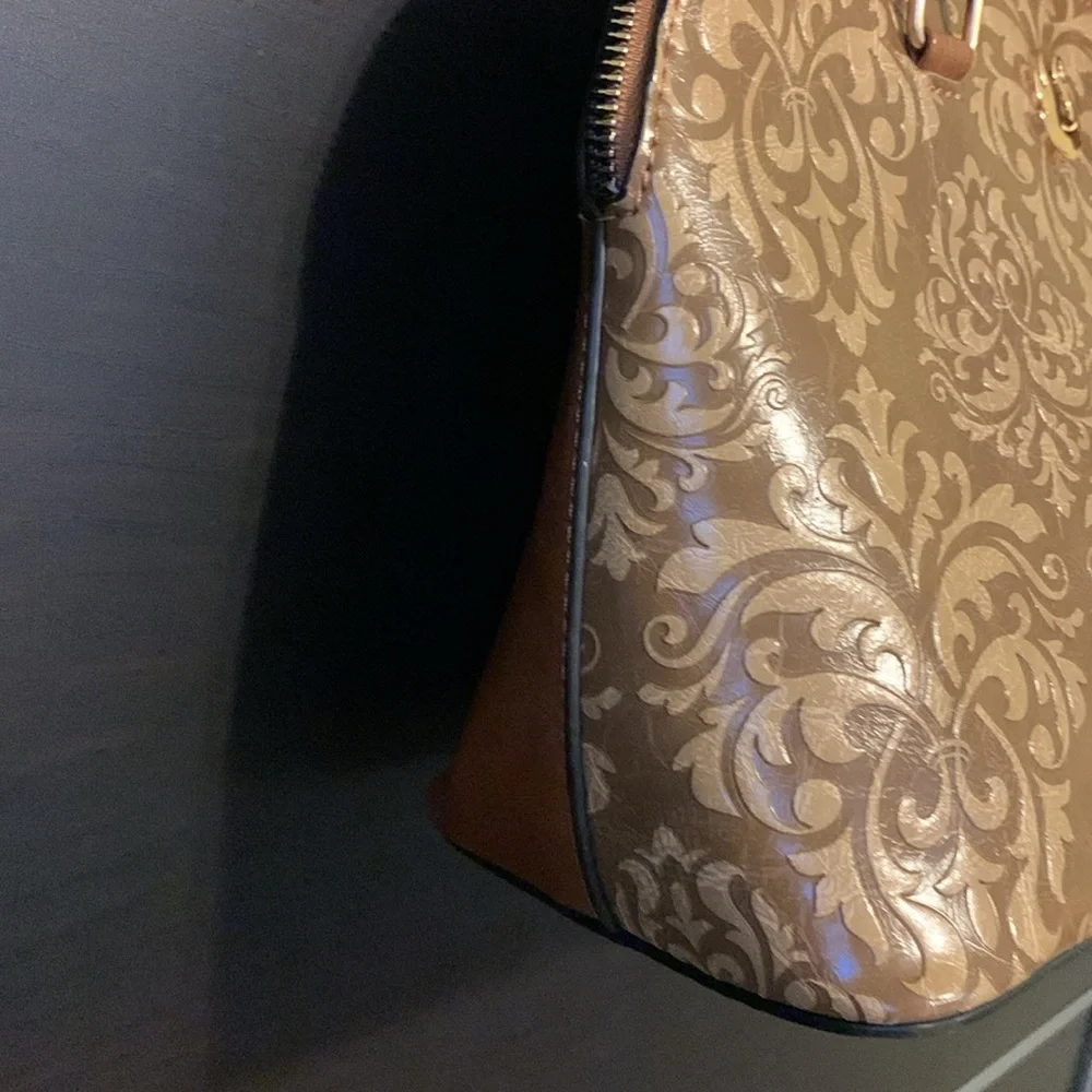 Gloria Vanderbilt Tan Dome Satchel